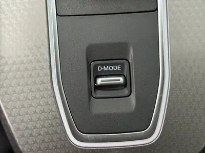 Nissan Qashqai 1.3 DIG-T MHEV N-Connecta — SUV hybride léger, faible kilométrage et garantie constructeur — Miniatura 24