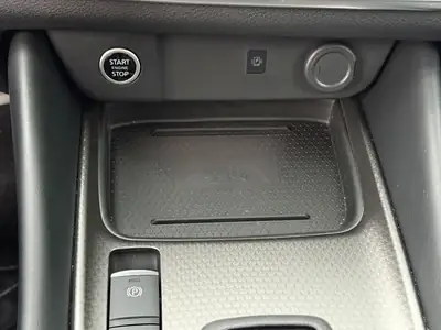 Nissan Qashqai 1.3 DIG-T MHEV N-Connecta — SUV hybride léger, faible kilométrage et garantie constructeur — Miniatura 23