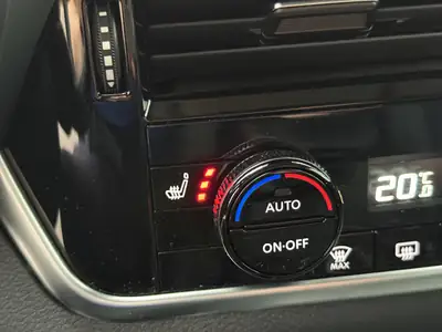 Nissan Qashqai 1.3 DIG-T MHEV N-Connecta — SUV hybride léger, faible kilométrage et garantie constructeur — Miniatura 25