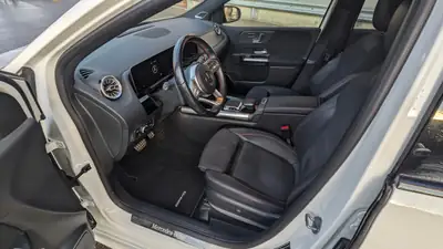 Mercedes-Benz B 220 AMG Line 4MATIC — Polyvalence sportive et traction intégrale — détail