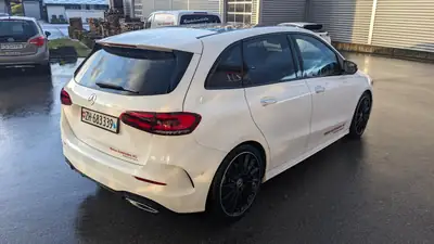 Mercedes-Benz B 220 AMG Line 4MATIC — Polyvalence sportive et traction intégrale — tableau de bord