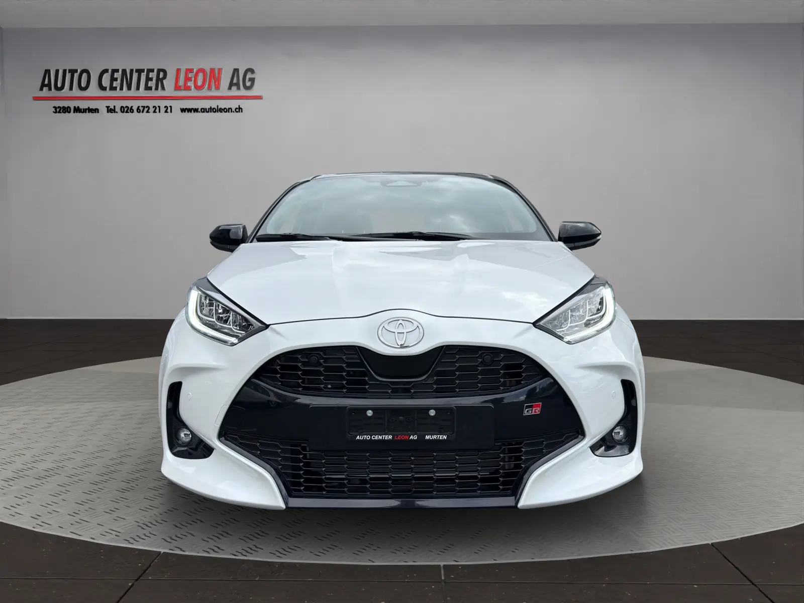 Toyota Yaris 1.5 GR Sport e-CVT — Citadine hybride neuve avec garantie 10 ans