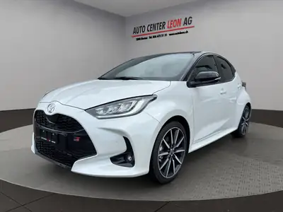 Toyota Yaris 1.5 GR Sport e-CVT — Citadine hybride neuve avec garantie 10 ans — fianco