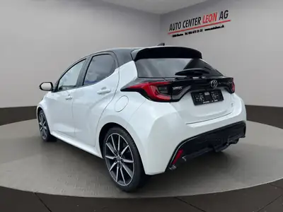 Toyota Yaris 1.5 GR Sport e-CVT — Citadine hybride neuve avec garantie 10 ans — interni