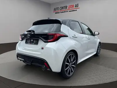 Toyota Yaris 1.5 GR Sport e-CVT — Citadine hybride neuve avec garantie 10 ans — dettaglio
