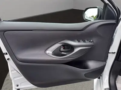 Toyota Yaris 1.5 GR Sport e-CVT — Citadine hybride neuve avec garantie 10 ans — Miniatura 12