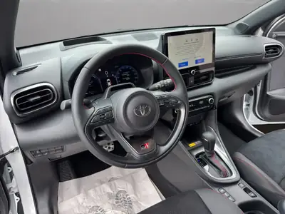 Toyota Yaris 1.5 GR Sport e-CVT — Citadine hybride neuve avec garantie 10 ans — Miniatura 10