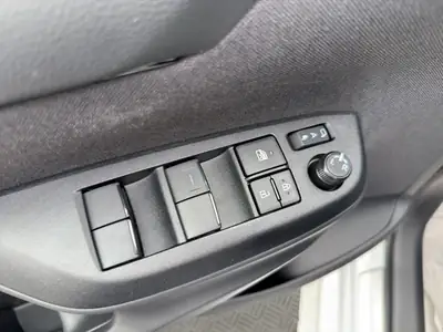 Toyota Yaris 1.5 GR Sport e-CVT — Citadine hybride neuve avec garantie 10 ans — Miniatura 20