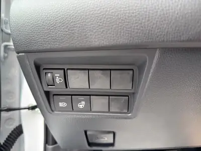 Toyota Yaris 1.5 GR Sport e-CVT — Citadine hybride neuve avec garantie 10 ans — Miniatura 22