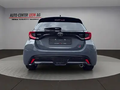 Toyota Yaris 1.5 GR Sport e-CVT — Citycar hybride neuf, technologie et garantie premium — cruscotto