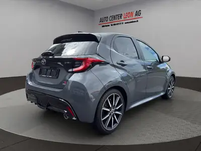Toyota Yaris 1.5 GR Sport e-CVT — Citycar hybride neuf, technologie et garantie premium — dettaglio