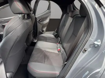 Toyota Yaris 1.5 GR Sport e-CVT — Citycar hybride neuf, technologie et garantie premium — Miniatura 13