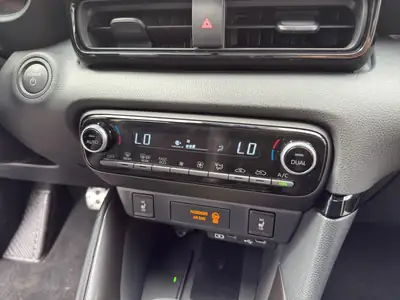 Toyota Yaris 1.5 GR Sport e-CVT — Citycar hybride neuf, technologie et garantie premium — Miniatura 15