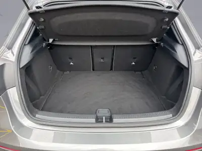 Mercedes-Benz Classe A 220 AMG Line — Berline sportive, transmission semi-automatique, 98'000 km — Miniatura 18