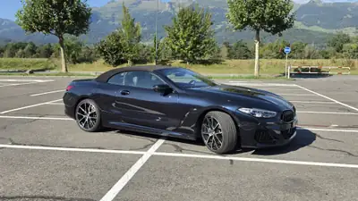BMW M850i xDrive Individual — Cabriolet V8 sportif, 530 ch et très bas kilométrage — Seitenansicht