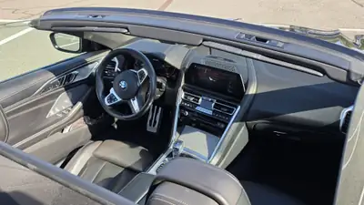 BMW M850i xDrive Individual — Cabriolet V8 sportif, 530 ch et très bas kilométrage — Armaturenbrett