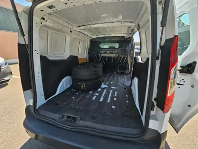 Ford Transit Connect 1.0 EcoBoost 100 — Utilitaire compact sans accident, parfait pour artisans — Detail