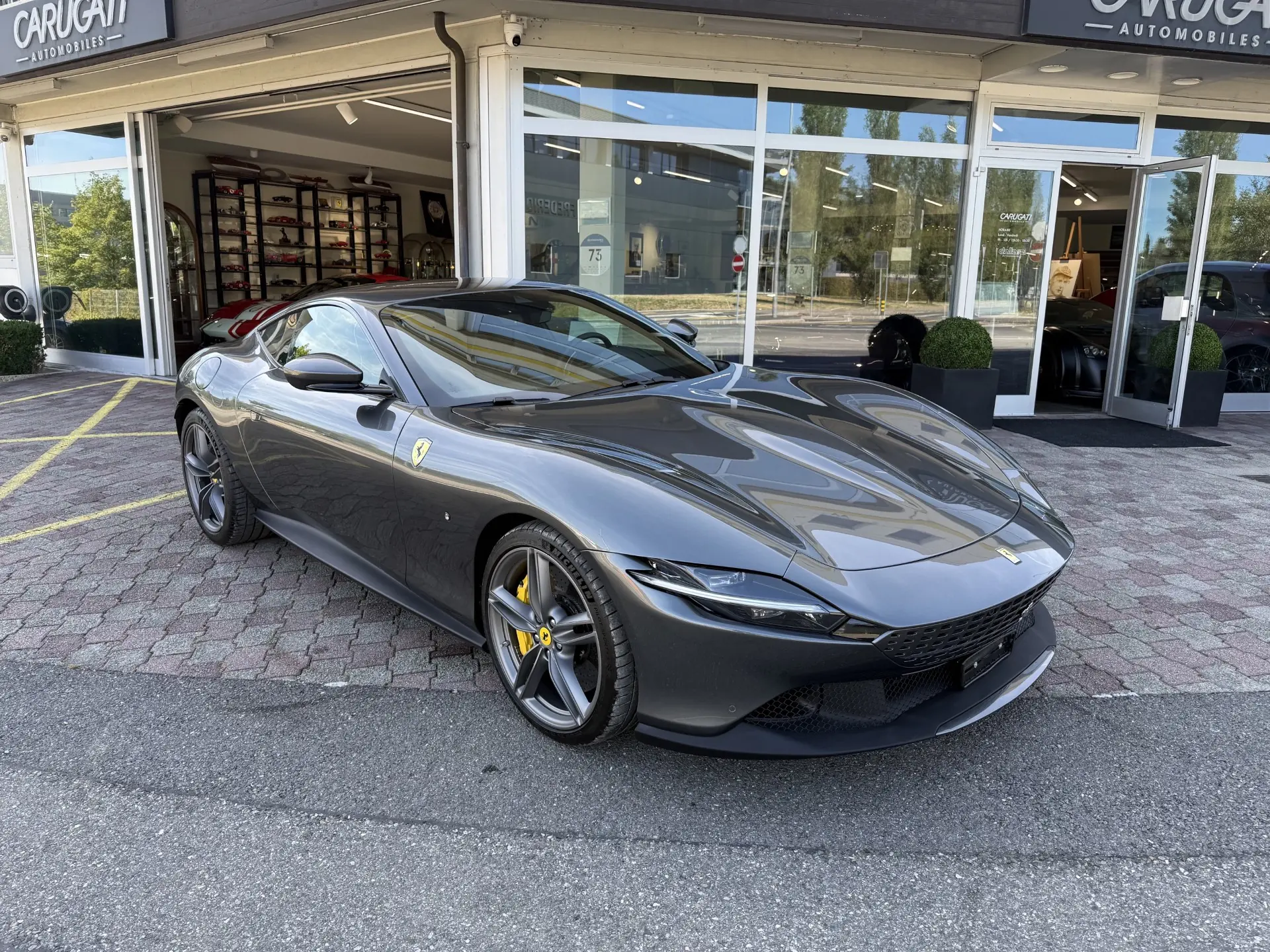 Ferrari Roma 3.9 V8 T — Coupé sport italien 620 ch, 7700 km seulement — Außenansicht