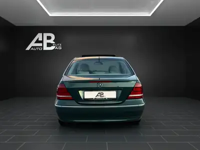 Mercedes-Benz C 320 Élégance — Berline de prestige, moteur V6 puissant, entretien récent — intérieur