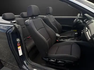 BMW 118i Cabrio Steptronic — Décapotable élégante, moteur moderne et transmission automatique — Miniatura 9