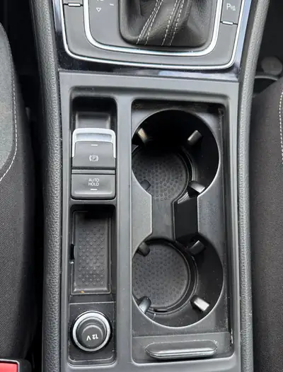 VW Golf 1.2 TSI Lounge R-Line — Compacte fiable, entretien à jour, 138 000 km — Miniatur 16