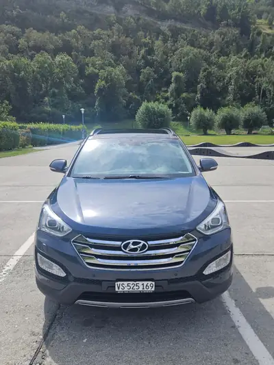 Hyundai Santa Fe 2.2 CRDi — SUV robuste 7 places, diesel économique, 98'000 km — vue extérieure