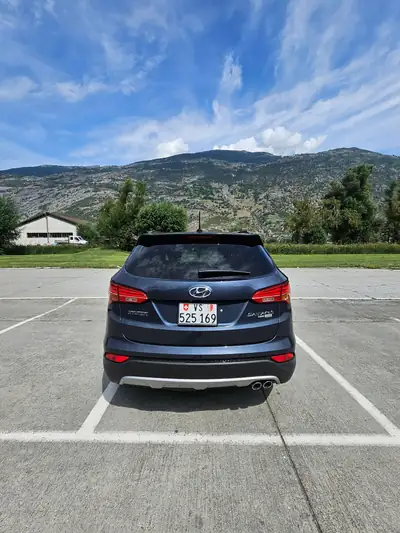Hyundai Santa Fe 2.2 CRDi — SUV robuste 7 places, diesel économique, 98'000 km — intérieur