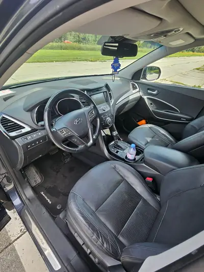 Hyundai Santa Fe 2.2 CRDi — SUV robuste 7 places, diesel économique, 98'000 km — détail