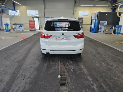 BMW 218 Gran Tourer 218d — Monospace compact diesel, automatique et spacieux — Seitenansicht