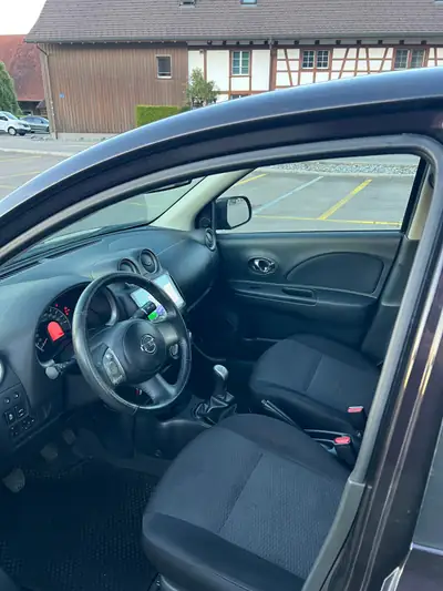 Nissan Micra Pure Drive 2013 — Citadine fiable, équipée et sans sinistre — intérieur