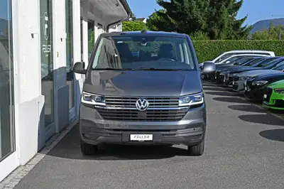 VW T6.1 Multivan — 7 places, 4Motion, spacieux et polyvalent — Heckansicht