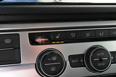 VW T6.1 Multivan — 7 places, 4Motion, spacieux et polyvalent — Miniatur 12