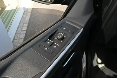 VW T6.1 Multivan — 7 places, 4Motion, spacieux et polyvalent — Miniatur 14