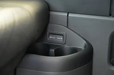 VW T6.1 Multivan — 7 places, 4Motion, spacieux et polyvalent — Miniatur 20