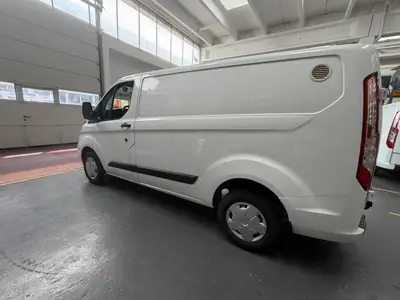 Ford Transit Custom 2.0 TDCi 130 — Utilitaire fiable, 43 000 km seulement — rear view