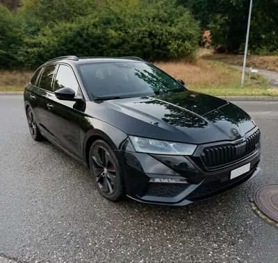 Skoda Octavia Combi 2.0 TDI RS — Break sportif diesel, 200 ch, boîte DSG — vista posteriore