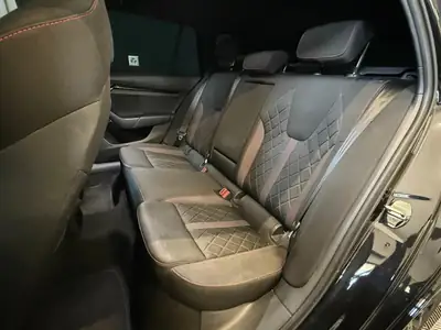 Skoda Octavia Combi 2.0 TDI RS — Break sportif diesel, 200 ch, boîte DSG — cruscotto