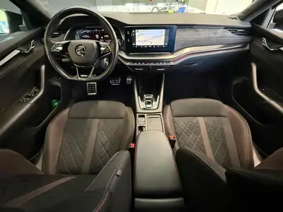 Skoda Octavia Combi 2.0 TDI RS — Break sportif diesel, 200 ch, boîte DSG — interni