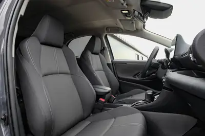Toyota Yaris 1.5 e-CVT — Citadine hybride économique, quasi-neuve — Miniatura 11