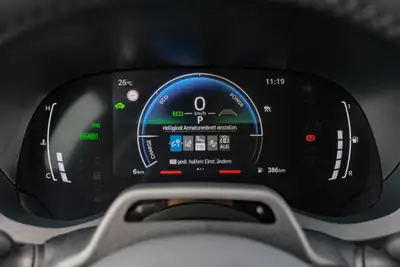 Toyota Yaris 1.5 e-CVT — Citadine hybride économique, quasi-neuve — Miniatura 17