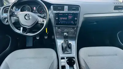 Volkswagen Golf 2.0 TDI Comfortline — Break fiable, entretien complet, 8 pneus neufs — arrière