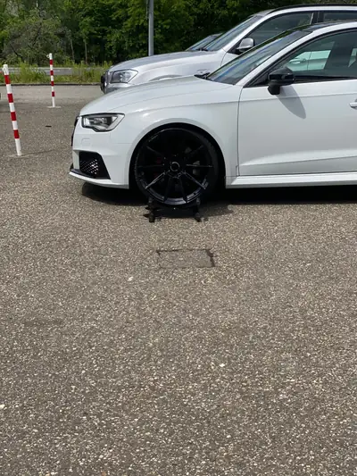 Audi RS3 2.5 T FSI Quattro — Berline sportive 367 ch, faible kilométrage — Detail