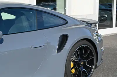 Porsche 911 Turbo S PDK — Superbe coupé haute performance, 9'900 km seulement — Miniatur 8