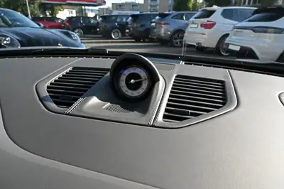 Porsche 911 Turbo S PDK — Superbe coupé haute performance, 9'900 km seulement — Miniatur 19