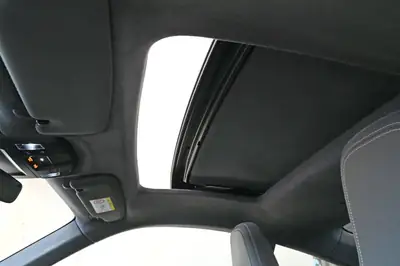 Porsche 911 Turbo S PDK — Superbe coupé haute performance, 9'900 km seulement — Miniatur 24