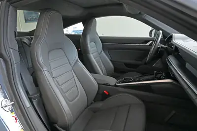 Porsche 911 Turbo S PDK — Superbe coupé haute performance, 9'900 km seulement — Miniatur 30