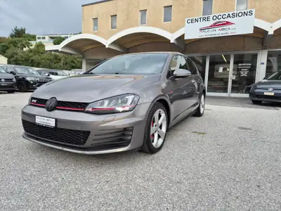 VW Golf 2.0 TSI GTI Performance DSG — Sportive affirmée, 230 ch dynamiques — vista posteriore