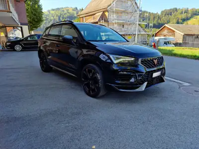 CUPRA Ateca 2.0 TSI 300 PS 4Drive — SUV sportif avec échappement AKRAPOVIČ et toit panoramique — vista esterna