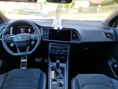 CUPRA Ateca 2.0 TSI 300 PS 4Drive — SUV sportif avec échappement AKRAPOVIČ et toit panoramique — Miniatura 9