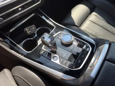 BMW X5 xDrive45e St.Moritz Limited Edition — Hybride rechargeable premium, 70 000 km seulement — Miniatura 25